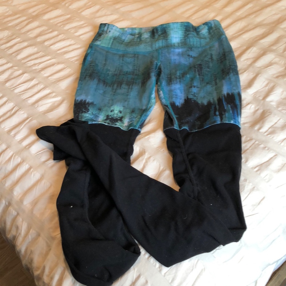 Alo goddess yoga pants